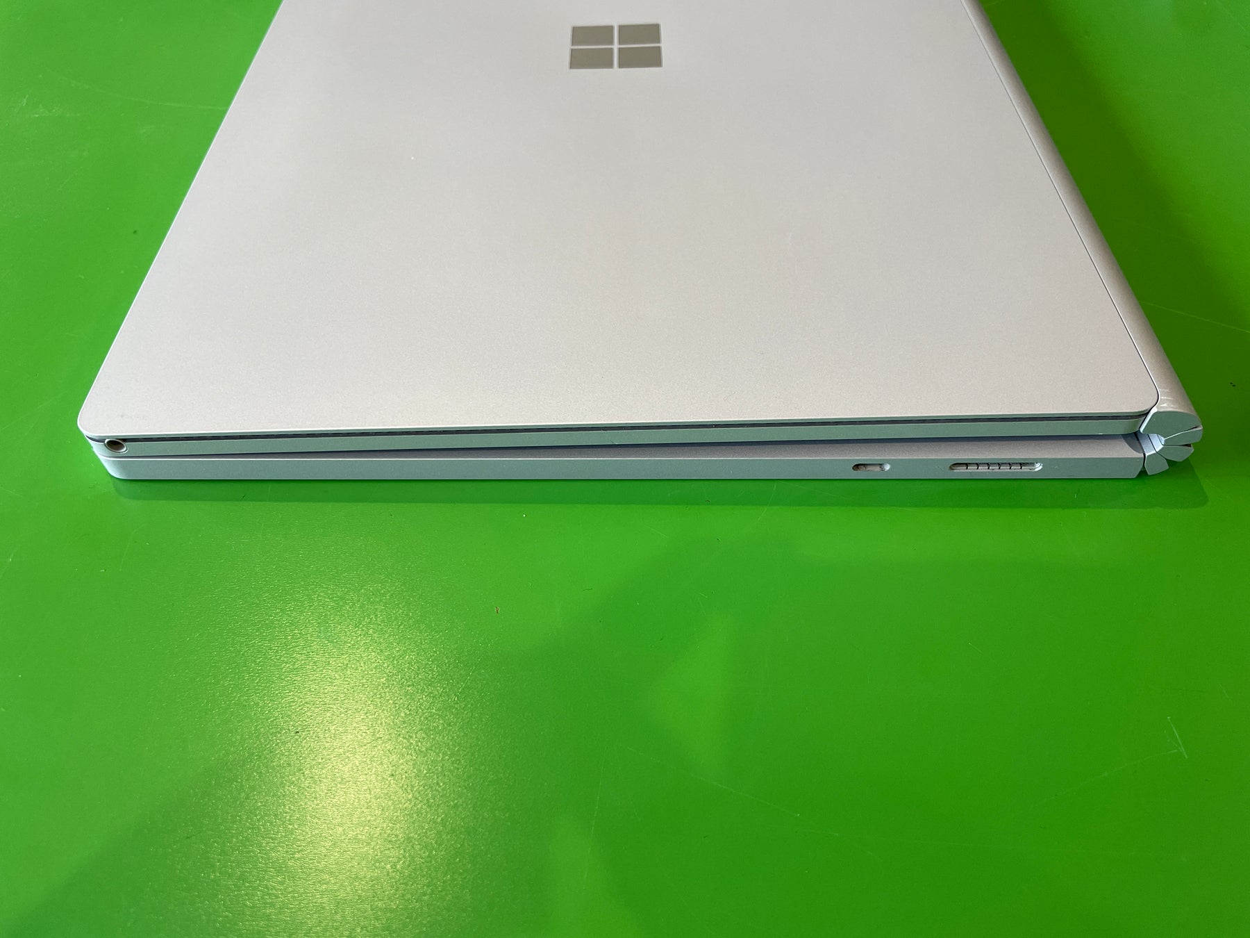 Good Refurbished Microsoft Surface Book 2 15" Intel Core i5-7300U - Sliver